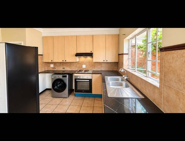3 BEDROOM TOWNHOUSE FOR SALE IN ECO PARK ESTATE